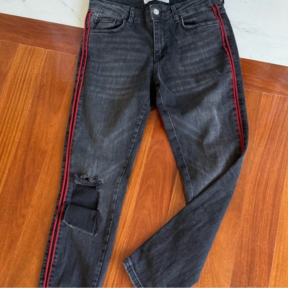 ZARA Women DENIM Jeans Pants Black / Gray Double Red Stripes Knee Rip SIZE 6 EUC